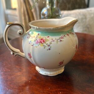 Porcelain creamer